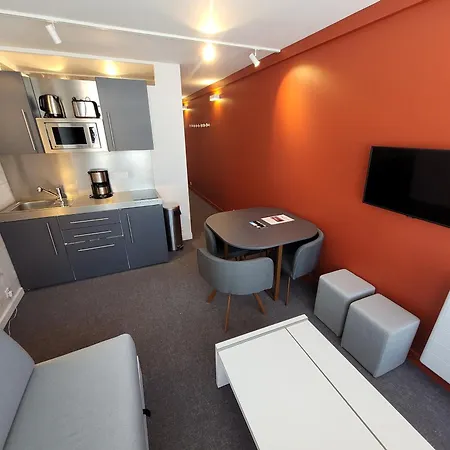 Renove Skis Aux Pieds - 4 Pers - Animaux Admis - Fr-1-181-2613 La Plagne